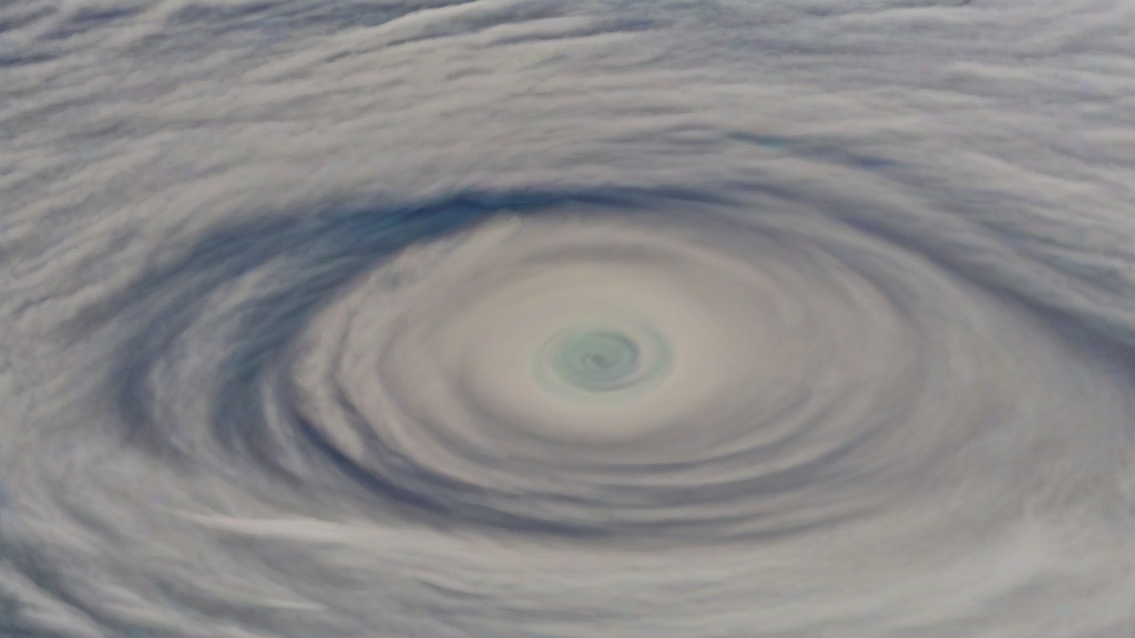 台风、暴雨与高温：解码极端天气的观测密码