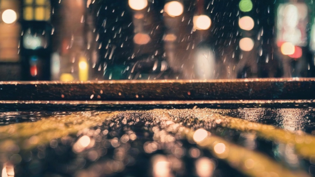 雨雪交织的诗意：解码雨天与雪天的气象密码