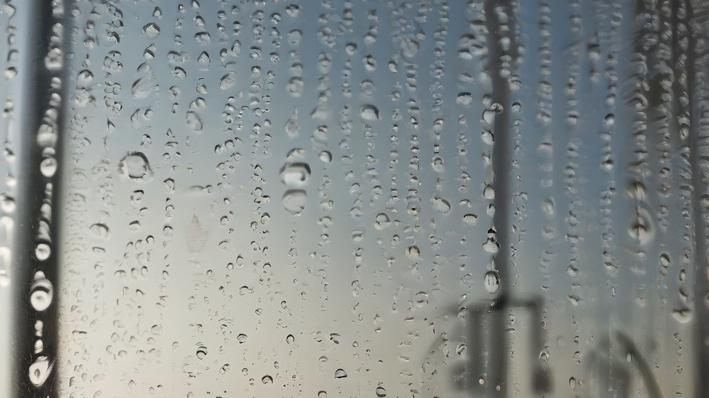 从雨天到晴天：气象科技如何解码雷暴与晴空的奥秘
