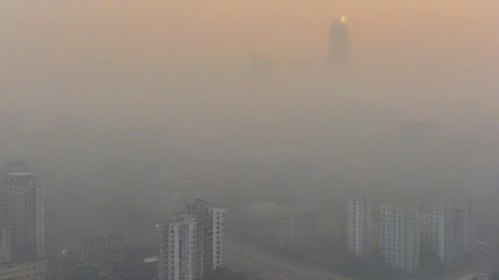 从雾霾到高温：解码极端天气的气象观测密码